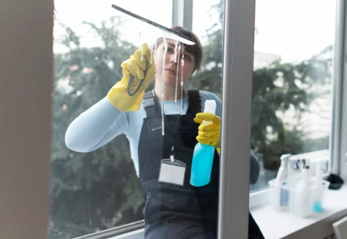 Nettoyage de vitres intérieures et extérieures au Montat